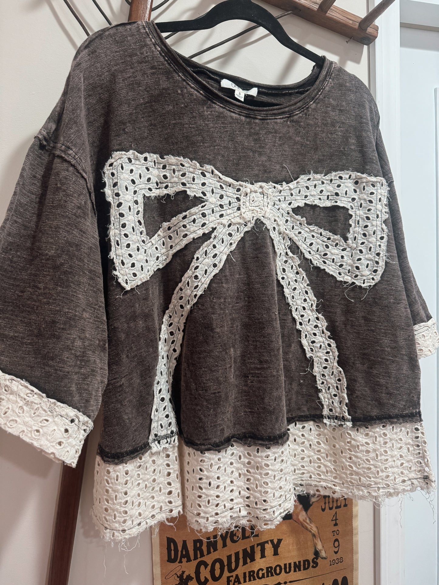 Lacey bow top￼
